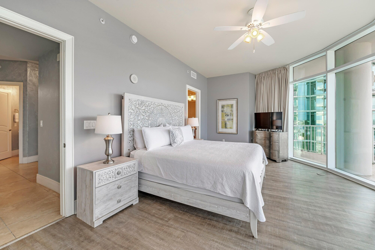 Bedroom 3, Turquoise C1009, Baldwin