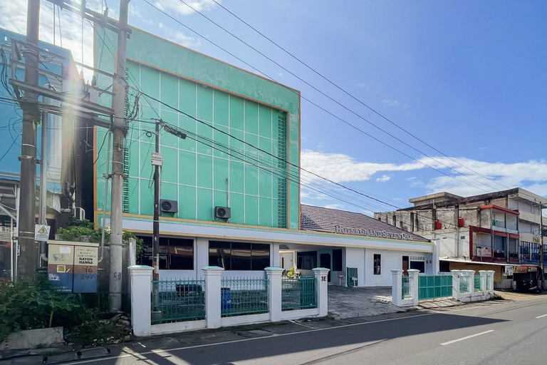 Exterior & Views 2, Urbanview Hotel Grand Seven One Manna, South Bengkulu