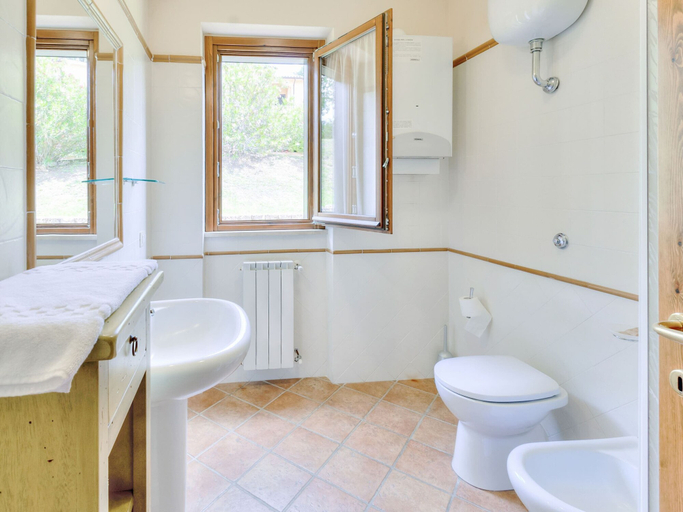 Bathroom 3, Elegant Villa With Spa in Sorano, Grosseto