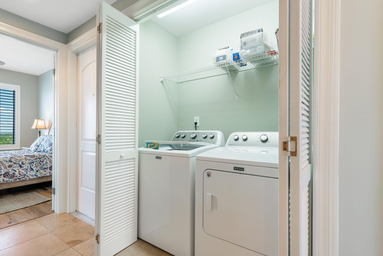 Bathroom 4, Indigo East 904, Escambia