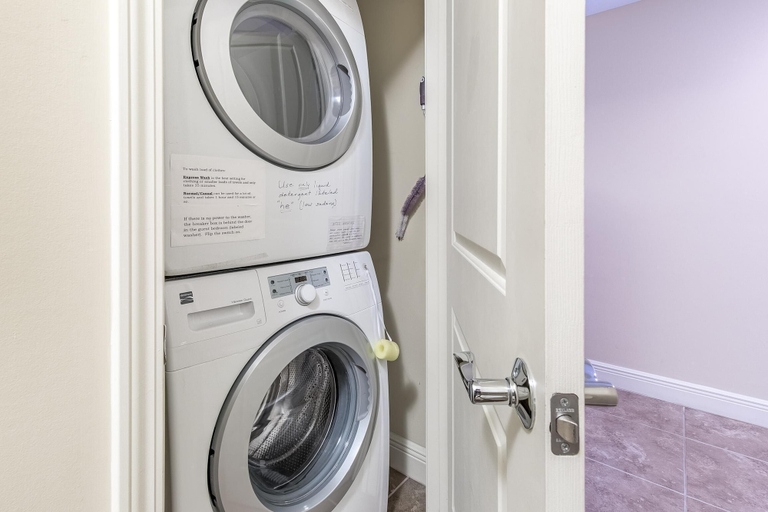 Bathroom 4, Sterling Breeze 802, Bay