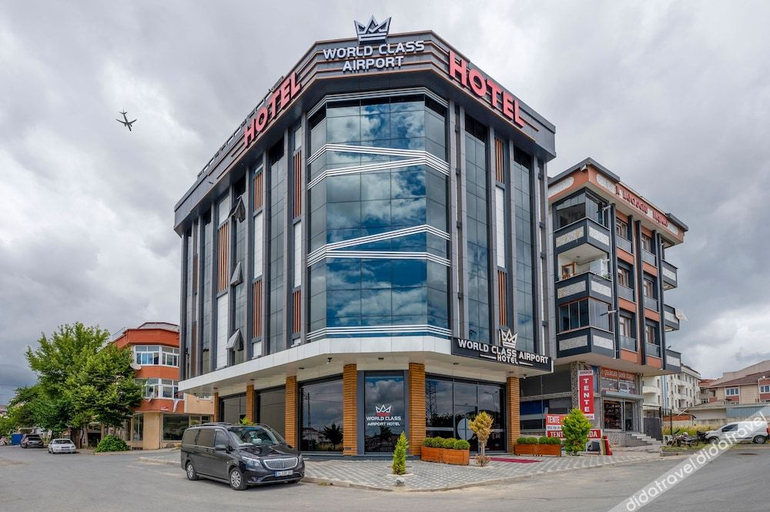 Exterior & Views