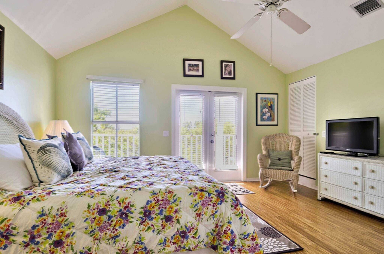 Room 3, Duval Breeze by Avantstay Great Location Close to Beach & Nightlife Shared Pool! Week Long Stays, Monroe