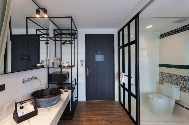Bathroom 19