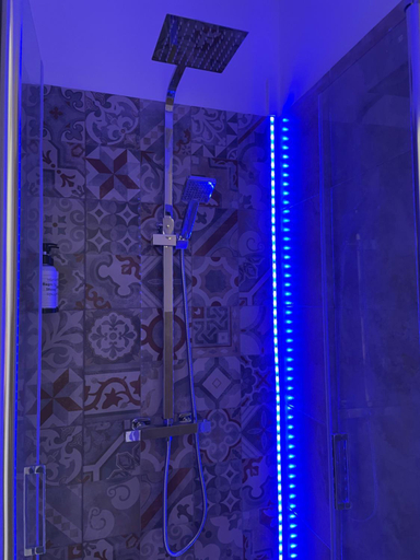 Bathroom 2, I Parienti Ra Zita, Ragusa