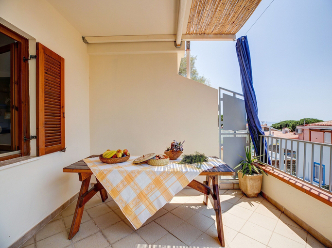 Others 5, Restful Apartment in Cala Gonone with Balcony near Sea Beach, Nuoro