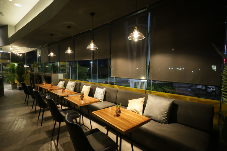 Food & Drinks 4, The Yellow Capsule Cancun Close to Airport, Benito Juárez