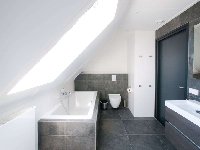 Bathroom 2, Villa Oesterdam Wellness 16 People, Tholen