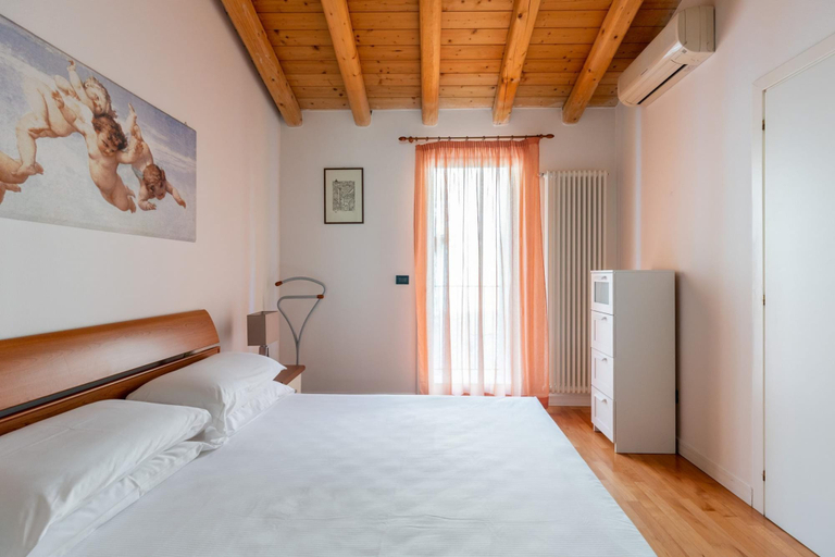 Bedroom 4, Casa con Vista sul Canale by Wonderful Italy, Bologna