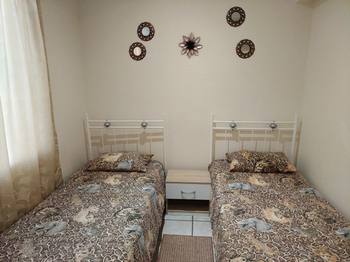 Bedroom 2, Klein Paradys, Ugu
