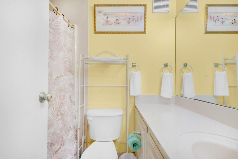 Bathroom 3, Top of the Gulf 822, Bay