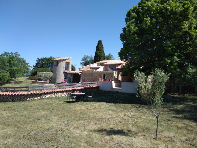 Others 5, Chambre a la ferme au milieu des lavandes, Alpes-de-Haute-Provence