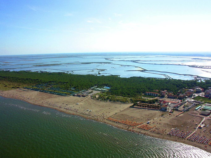 Others 5, Sun Drenched Seaside Holiday Home near Venice, Rovigo