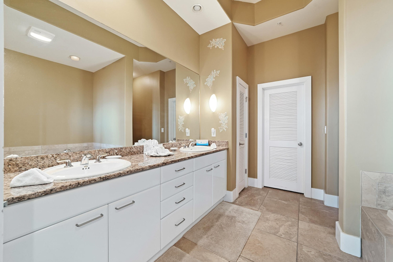 Bathroom 3, Caribe Penthouse D107, Escambia