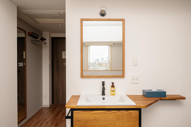 Bathroom 13