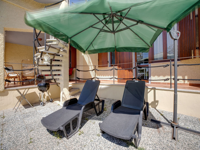 Balcony 2, Beachfront Villa With Solarium, Nuoro
