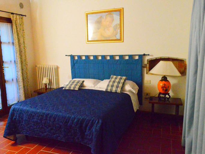 Bedroom 2, Rustic Farmhouse Living Vinci's Treasures, Florence