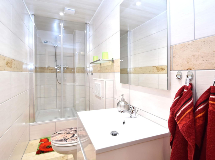 Bathroom, Wohnung in Lichtenhain mit Teich, Sächsische Schweiz-Osterzgebirge
