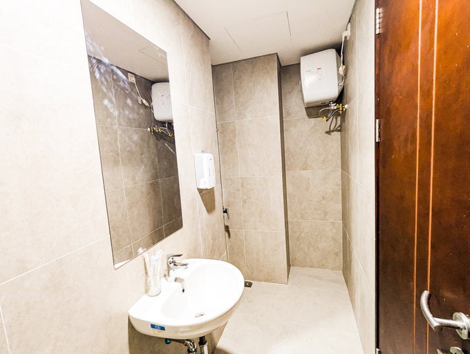 Bathroom 5, Lovina 18-21 at Pollux Meisterstadt, Batam