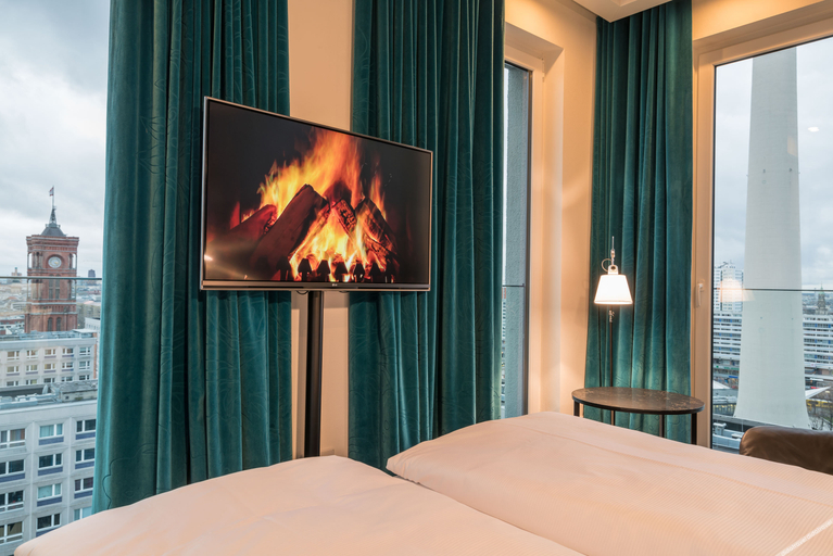 Bedroom 3, Motel One Berlin-Alexanderplatz, Berlin