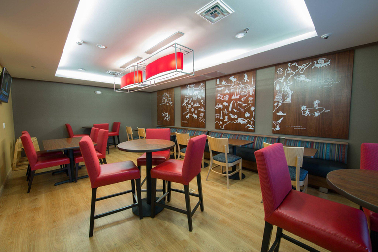 Food & Drinks, TownePlace Suites by Marriott Florence, Florence