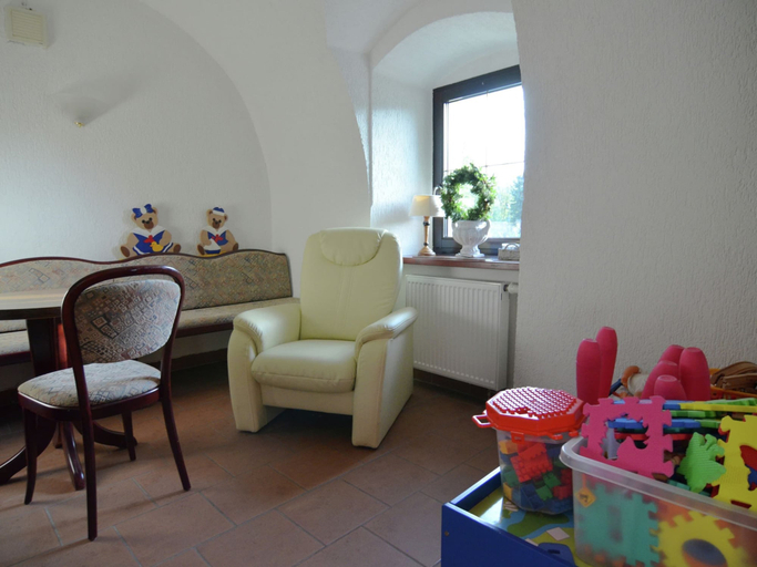 Others 4, Classy Holiday Home in Deutschneudorf near Glockenwanderweg, Erzgebirgskreis