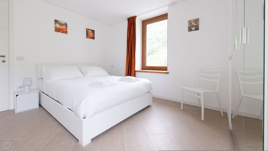 Bedroom 4, Villa Tola - Violetto, Sondrio