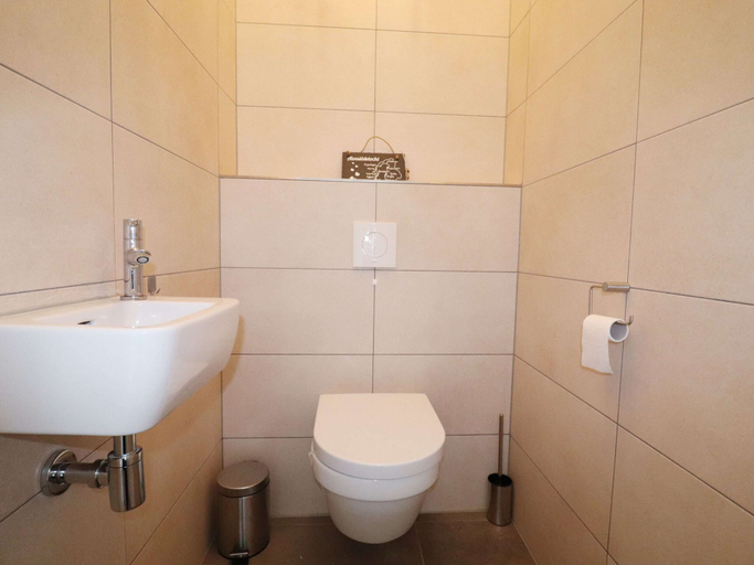 Bathroom, Holiday Home in Stavoren With Jetty