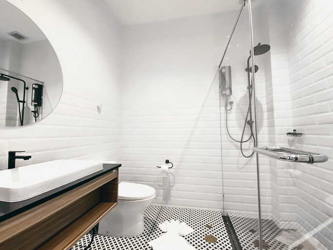 Bathroom 4, Play Poshtel & Cafe, Mueang Krabi