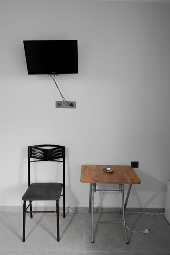 Others 3, Hotel Resat, Konak