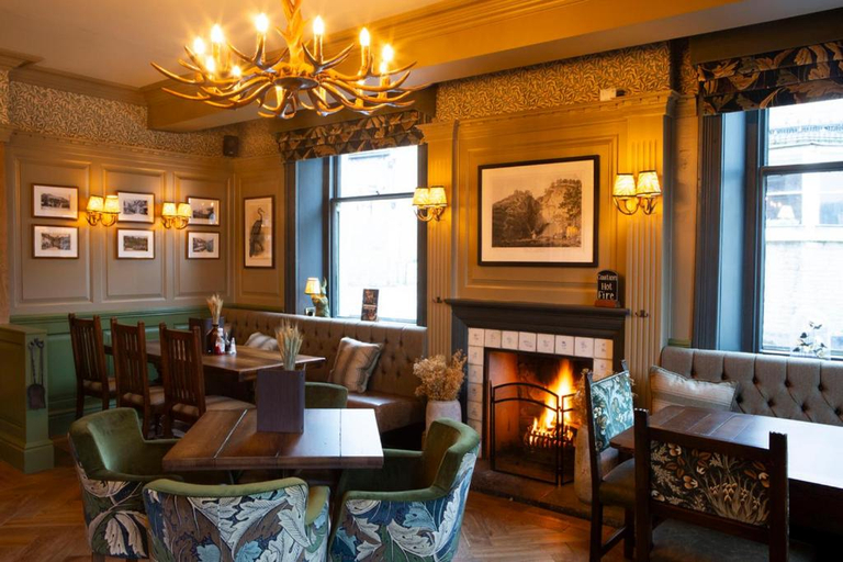 Others 4, Bulls Head, Castleton, Derbyshire