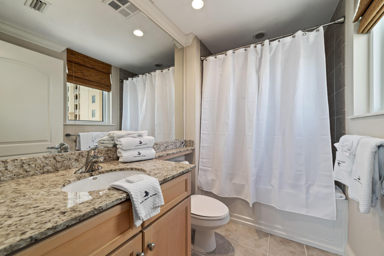 Bathroom 4, Indigo East 1006, Escambia