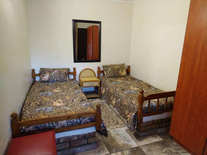 Bedroom 3, Klein Paradys, Ugu