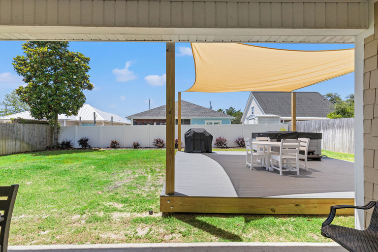 Outdoor dining 2, Amazing New 3br/2ba Laguna Beach! / 6p Golf Cart: 2 Mins to Beach/west PCB, Bay