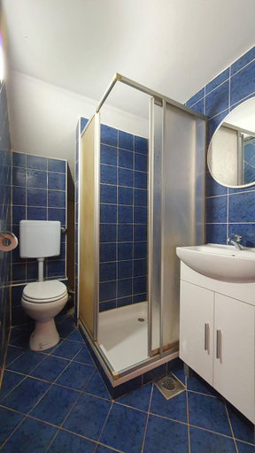 Bathroom 2, Rooms and apartments Bis, Trnovska Vas