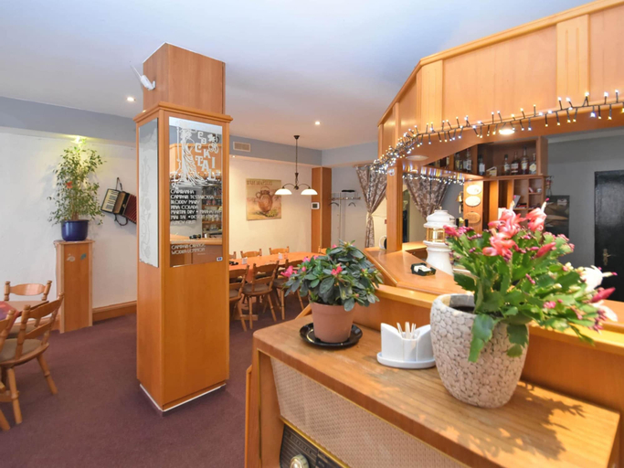 Others 5, Spacious Apartment in Ballenstedt Harz near Lake, Harz