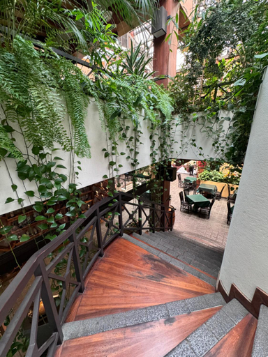 Food & Drinks 5, Hotel Balmoral, San José