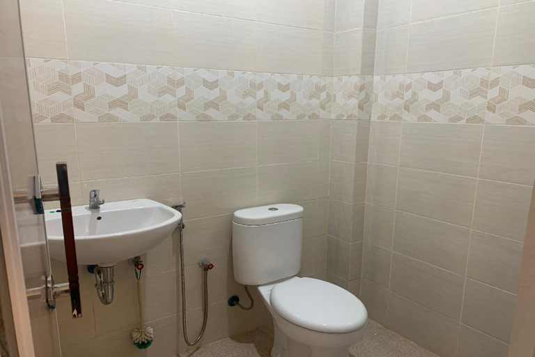 Bathroom 4, Hotel O Kost Pak Dahlan Near Modern Estate, Gowa
