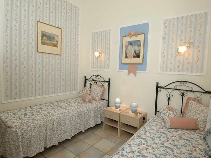 Others 5, Holiday Home With Private Pool, Near the Beach, Palermo