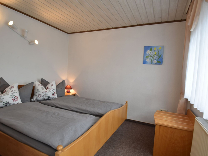 Bedroom 2, Charming Bungalow in Tabarz Thüringer Wald With Garden, Gotha