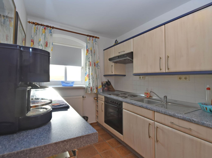 Private kitchen 5, Tranquil Garden Apartment, Regen