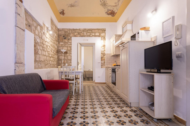 Room 2, Salomone Apartment 16 by Wonderful Italy, Syracuse