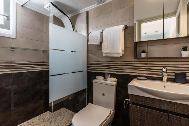 Bathroom, Island Dreams, South Aegean