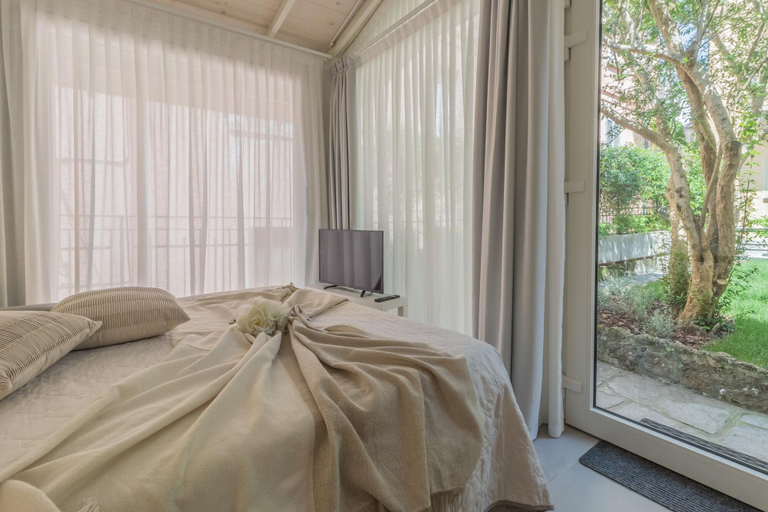 Bedroom 2, The Secret Garden in Varenna, Lecco
