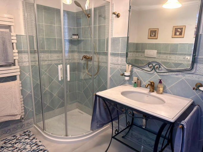 Others 5, Cap d’Antibes Sea view villa, Alpes-Maritimes