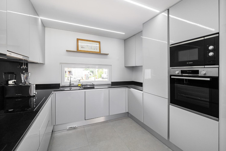 Others 5, Modern Villa with pool and garage by Soulplaces, Almada