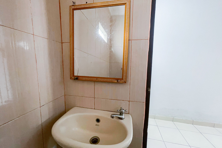 Bathroom 3, RedDoorz Seven 71 One, South Bengkulu