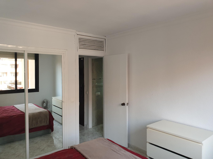Bedroom 2, Apartamento Palmeras Familiar Cerca de la Playa no1, Málaga