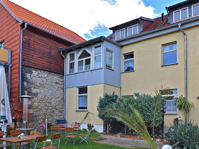 Others 3, Spacious Apartment in Ballenstedt Harz near Lake, Harz