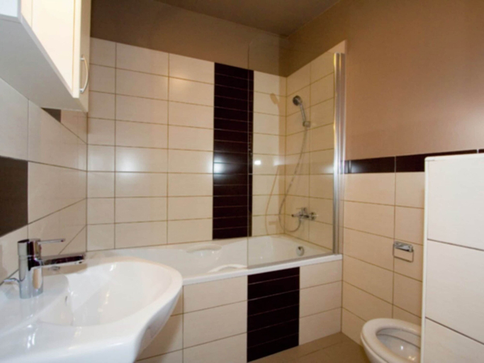 Bathroom, Bungalow in Dunes With Nautical Charm, 's-Gravenzande